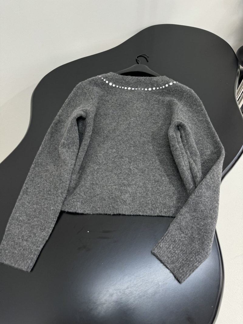 Va1e*ntin0 sweater